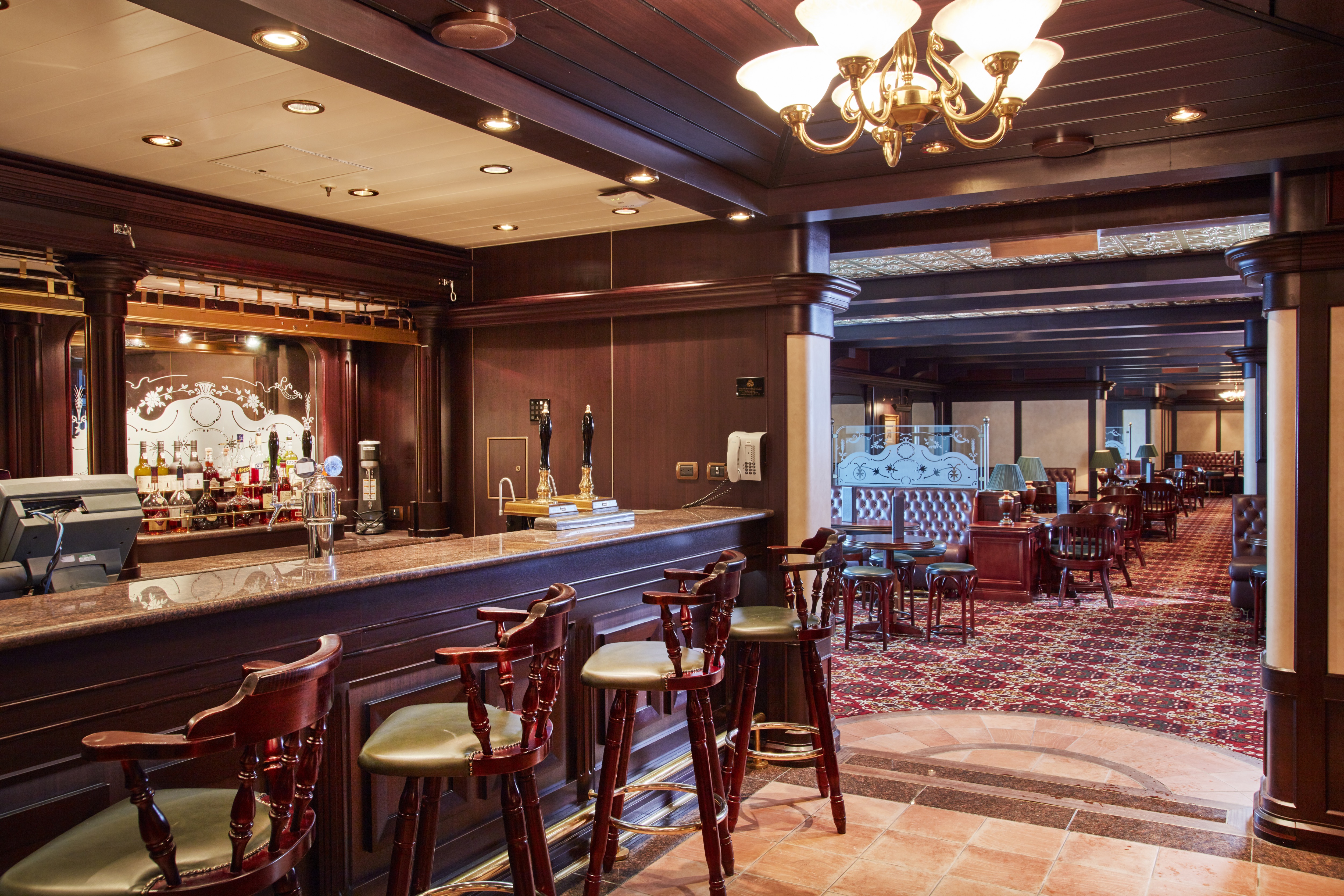 Queen Victoria - Golden Lion